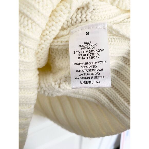 NWT Blue b Ivory Cable Knit Faux Pearls Embellished Sweater Oversized S - Picture 6 of 8